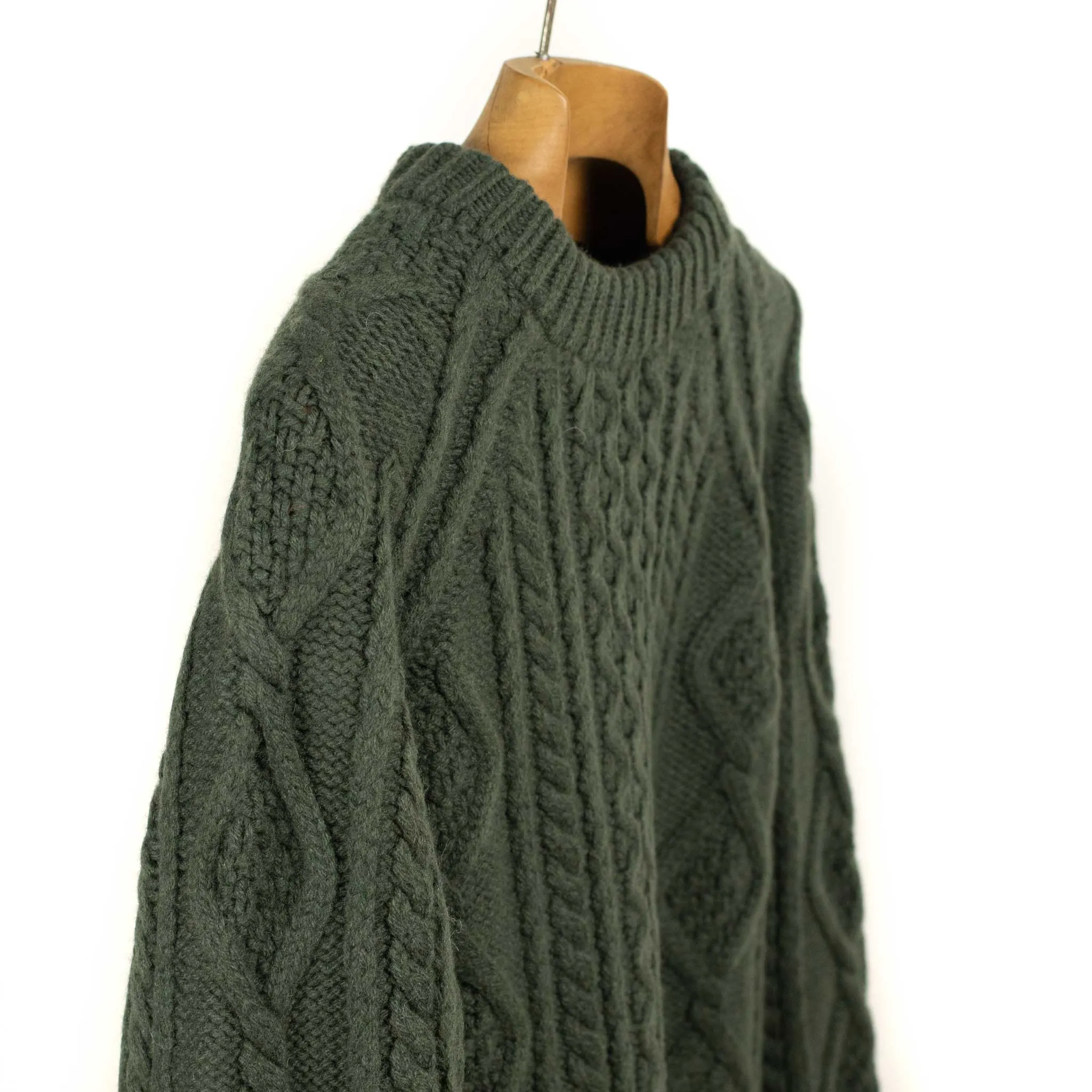 Cabled raglan sleeve crewneck in Green wool and cashmere