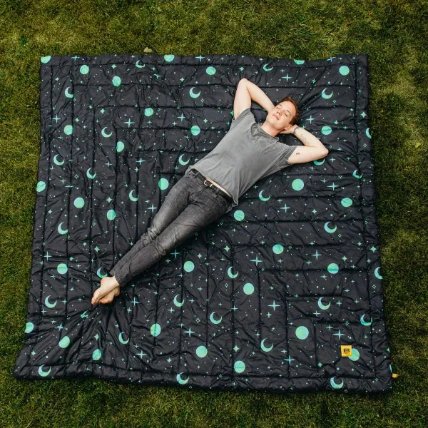 XL Outdoorsy™ Blanket